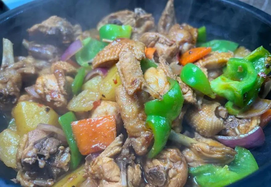 正宗新疆大盘鸡食谱_家庭版大盘鸡做法_新疆大盘鸡皮带面