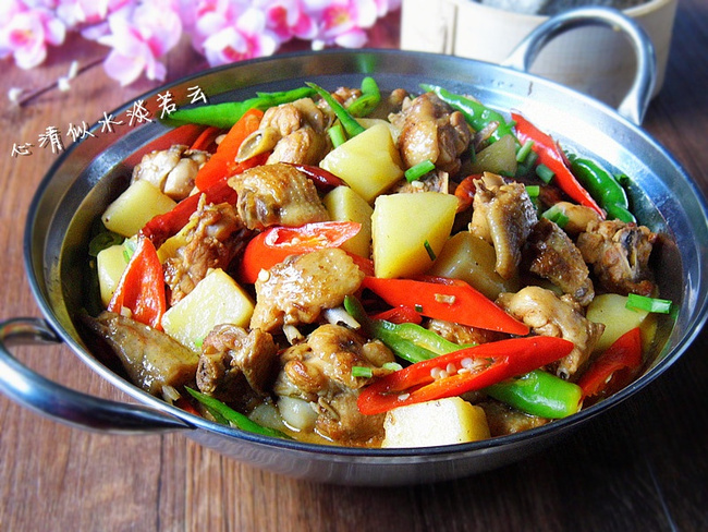 新疆大盘鸡食谱_正宗大盘鸡做法_新疆大盘鸡皮带面