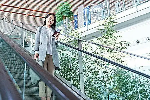 银行小微企业信贷风险控制_我国小微企业贷款风险与防范对策_调整信贷结构优化风险防控